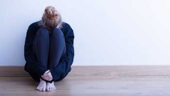 Tək Olanda “Kimsə Yanımda İmiş Kimi” Hissinin Səbəbi AÇIQLANDI