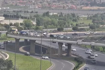 “Koroğlu” körpüsündə SÜRÜCÜLƏRİN DİQQƏTİNƏ: Qəza baş verdi
