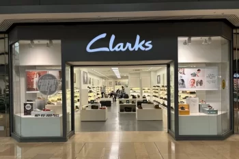 "Clarks" 1,200-dən çox işçisini ixtisar etdi