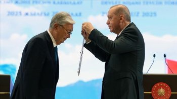 Türkiyə Qazaxıstan liderini ali mükafatla təltif etdi