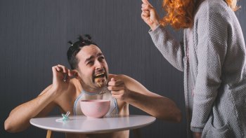 Niyə həyat yoldaşın üçün “ana”ya çevrilmək təhlükəlidir?