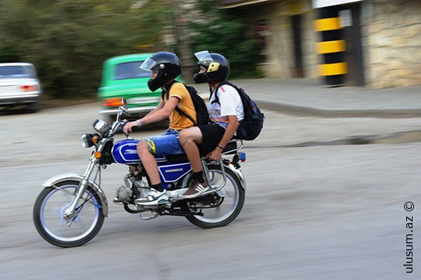 Azyaşlıların moped sürməsi təhlükə saçır – DYP-dən xəbərdarlıq