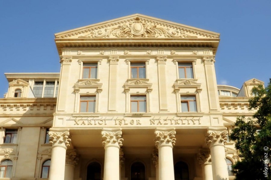 Ayxan Hacızadə: Ayvazovskinin büstünün sökülməsi düzgün və qanunauyğundur