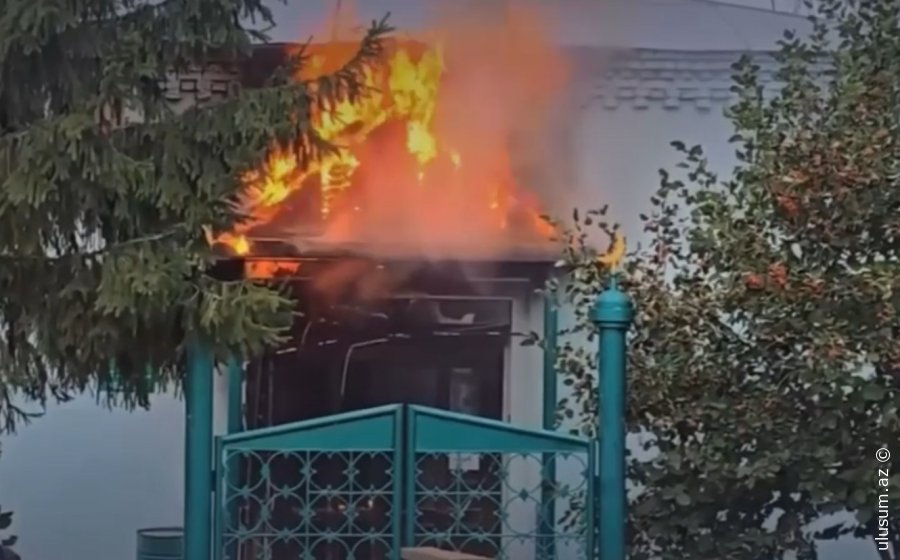 Başqırdıstanda məscidə qarşı hücum: binaya “Molotov kokteyli” atıldı - VİDEO