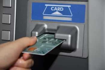 Bankomatda ehtiyatsızlıq – vətəndaş 2000 manat itirdi - VİDEO