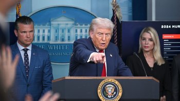 Trampdan Zelenskiyə xəbərdarlıq: “Şərtləri rədd etsən, Ukrayna tək qalacaq!”