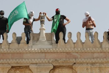 HƏMAS Qəzza sektoruna yüzlərlə yük maşınının buraxılmasını tələb edir