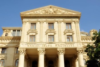 Ayxan Hacızadə: Ayvazovskinin büstünün sökülməsi düzgün və qanunauyğundur