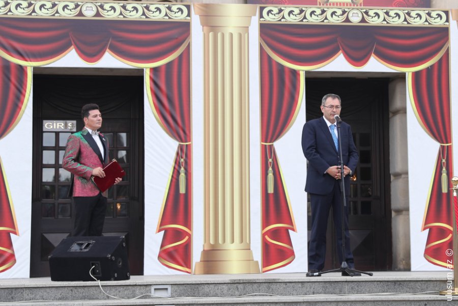 Yeni teatr mövsümünün açılış mərasimi keçirilib