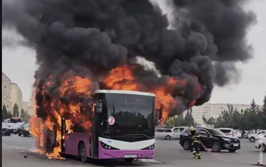 Sumqayıtda avtobus yandı    VİDEO