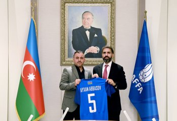 Ayxan Abbasov Azərbaycan millisinin baş məşqçisi təyin olunub.