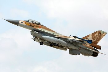 İsrail aviasiyası Homs ətrafını bombaladı