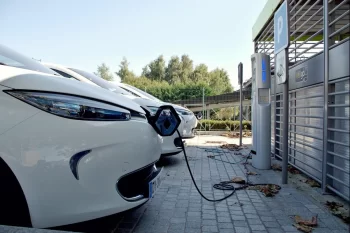 Elektromobil sahiblərini gözləyən fantastik batareya xərcləri QİYMƏTİ - VİDEO
