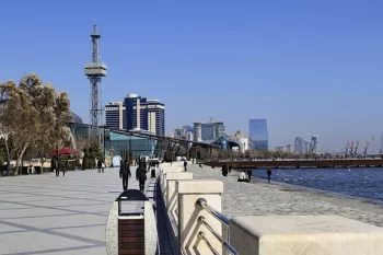 Xəzərdə boğulma təhlükəsi yaşayan 26 yaşlı qadın xilas olunub