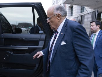 Trampın keçmiş vəkili Rudi Culiani avtomobil qəzasına düşdü