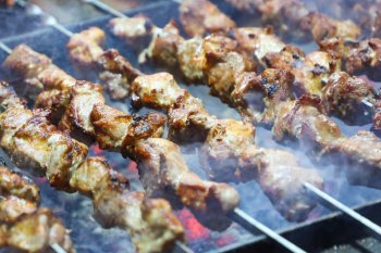 Kabab zövqdür, yoxsa gizli təhlükə?