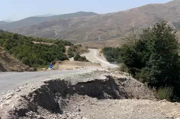 Dəmirçi-Lahıc avtomobil yolu ÇÖKDÜ - VİDEO