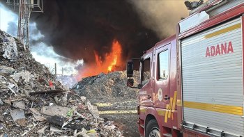 Adanada təkrar emal zavodunda güclü yanğın baş verib