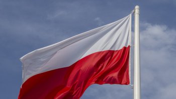 Polşa Belarusla sərhədini bağladı