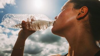 Az su içmək stress hormonunu artırır