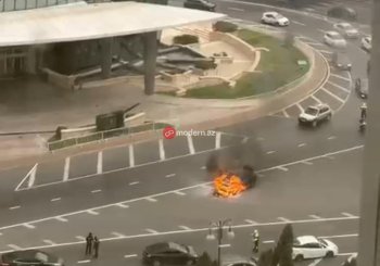 Milli Məclisin qarşısında maşın yanır - ANBAAN GÖRÜNTÜLƏR