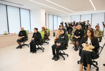 Şəhid ailələri və müharibə əlillərinə 100 yeni mənzil verildi