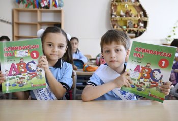 I sinfə üzrlü səbəbdən gecikən uşaqlar üçün  1 Şans