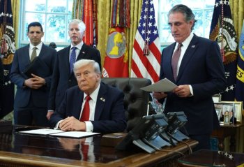 Donald Tramp Çikaqo merinin və İllinoys qubernatorunun həbsini tələb edib