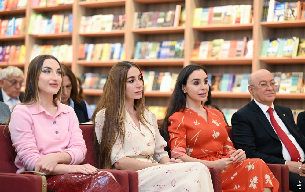 "Azərbaycan dilini öyrənirik" kitabının təqdimat mərasimi keçirilib