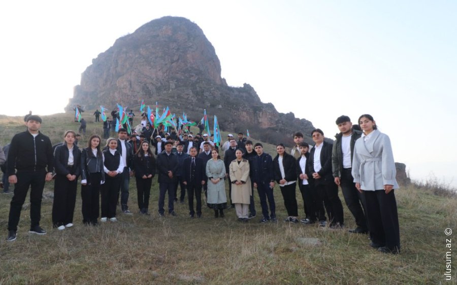 Qazaxda “Vətənə sevgi, təbiətə qayğı, tarixə ehtiram” devizi ilə yürüş və ağacəkmə aksiyası keçirilib