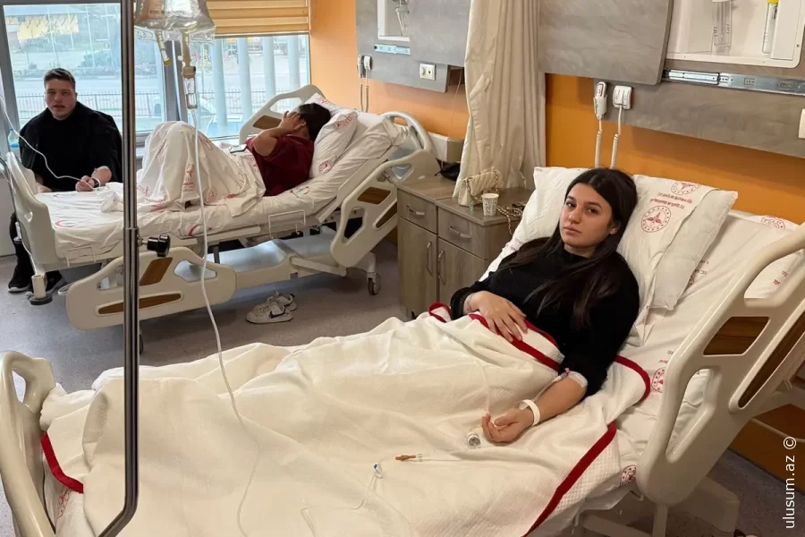 Bursada midye yedikdən sonra xəstəxanalıq olan 4 gəncin vəziyyəti yaxşıdır