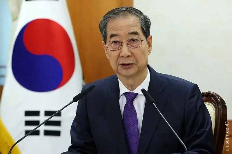 Cənubi Koreya prokurorluğu keçmiş Baş nazir Han Duksu üçün 15 il həbs cəzası tələb edib.