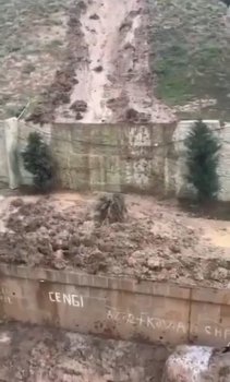 Əhmədlidə sürüşmə olub VİDEO