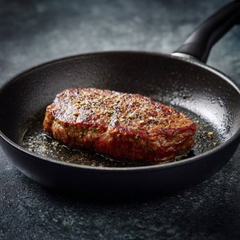 Tavada Dana Əti Steyki