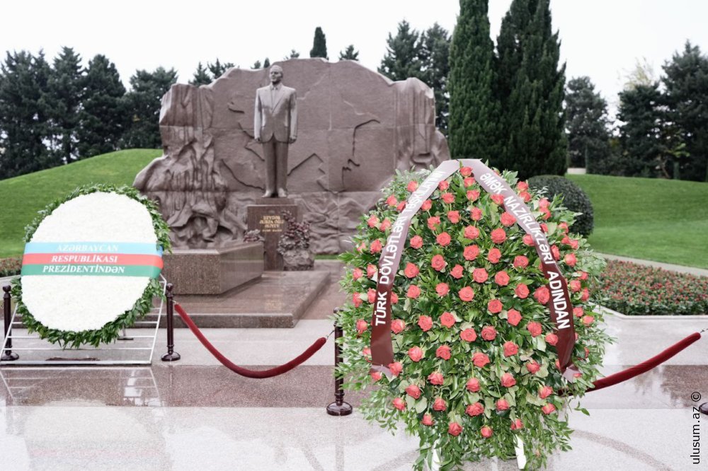 Türk Dövlətləri Təşkilatının nazirləri Fəxri xiyabanı və Zəfər parkını ziyarət ediblər