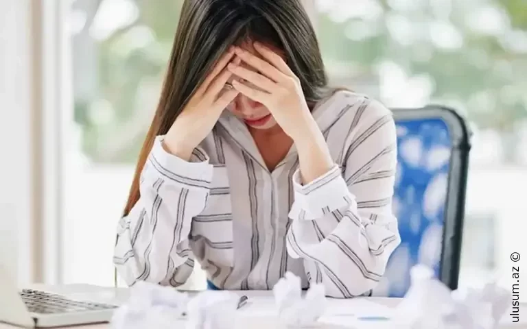 Hər kəsə yardım etməyə çalışmaq insanı yorur” – Psixiatr xəbərdarlıq edir