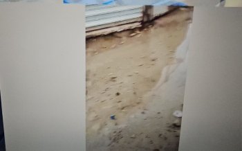 Sakinlər evdən iki cüt ayaqqabı ilə çıxırlar