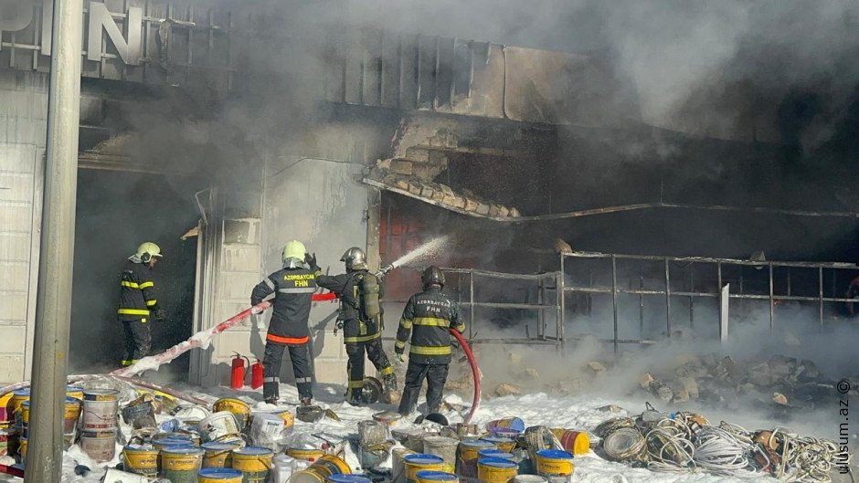 Ziya Bünyadov prospektində yerləşən obyektdə yanğın baş verib – FHN VİDEO, FOTO
