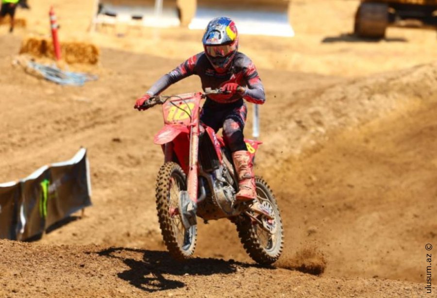 Fransada 21 yaşlı motosikletçi yarış zamanı faciəvi şəkildə həlak olub