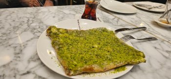 Özbəkistanda Türk ləzzəti: Katmerə böyük maraq  --  VİDEO