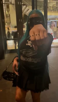 Kim Kardashian qızı ilə bağlı tənqidlərin hədəfinə çevrildi