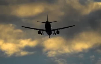 Gəncəyə uçan təyyarə Bakıya geri qayıtdı