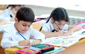 Məktəblərdə dərs müddəti 1 saata uzadıla bilər?