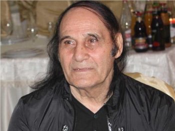 Niyaməddin Musayev: “Məmməd Arazın sözlərini dəyişmək ayıbdır”